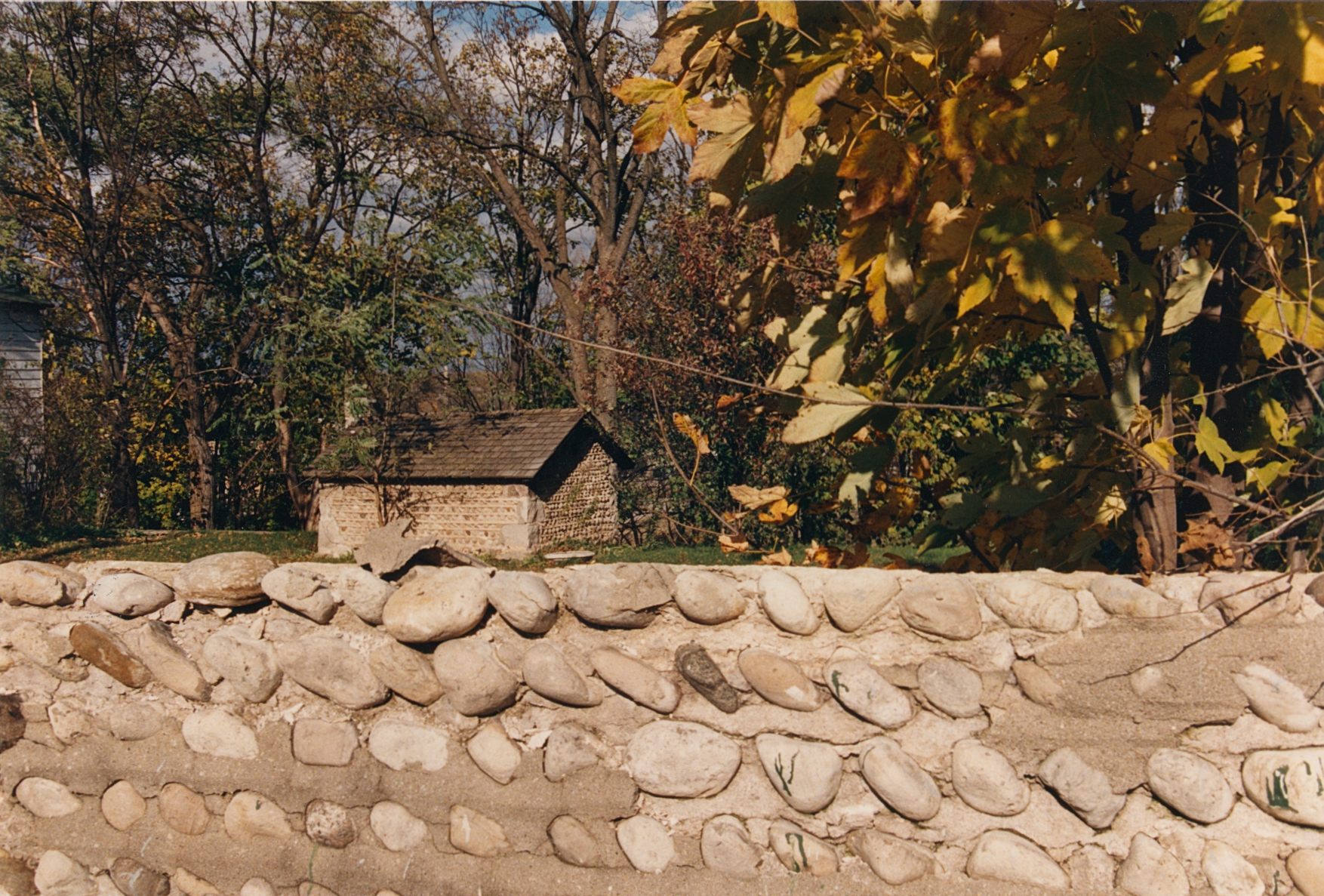 Bra-4 52 Grand River St S 2